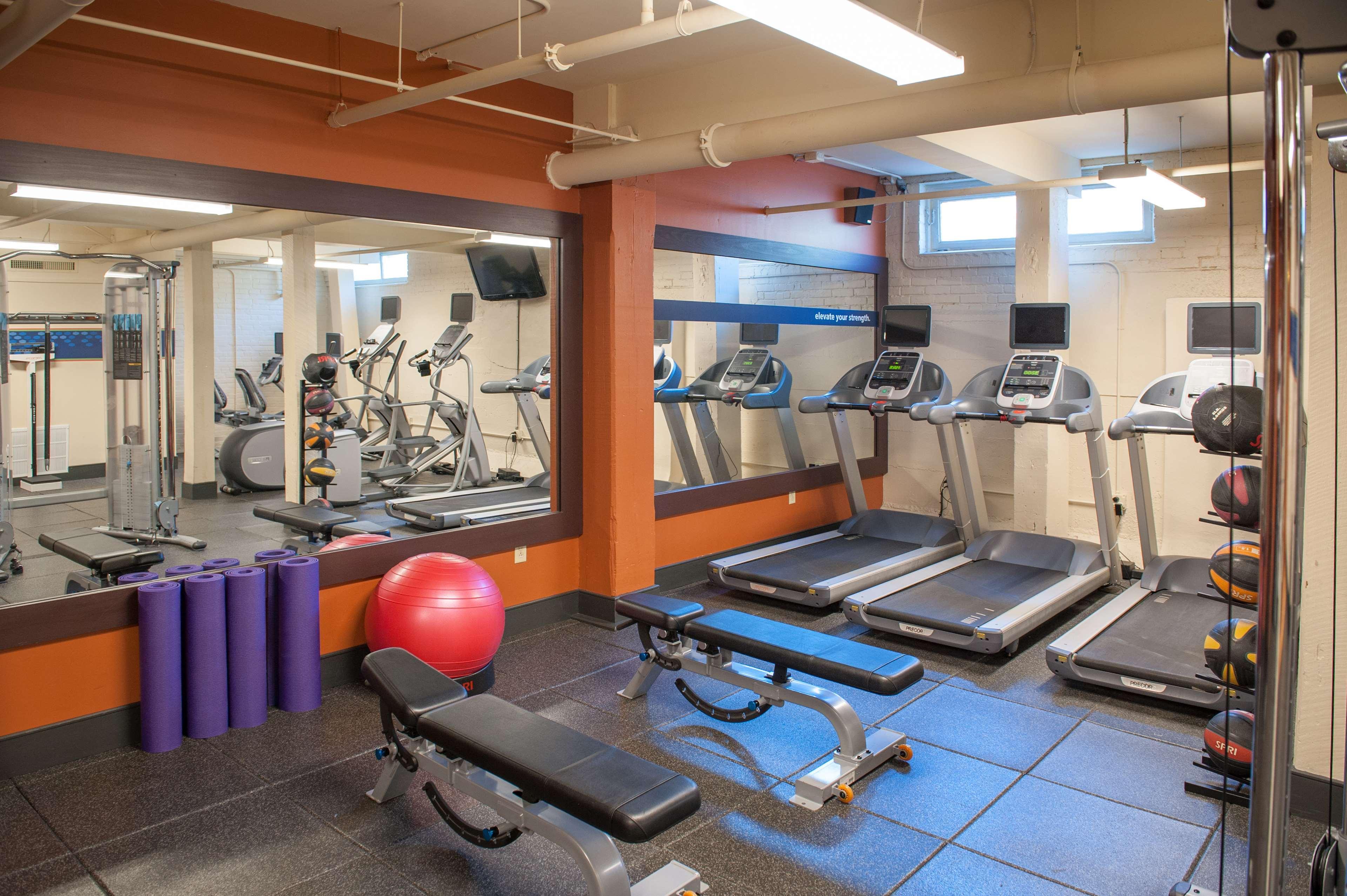 Hampton Inn And Suites New Orleans Convention Center Экстерьер фото