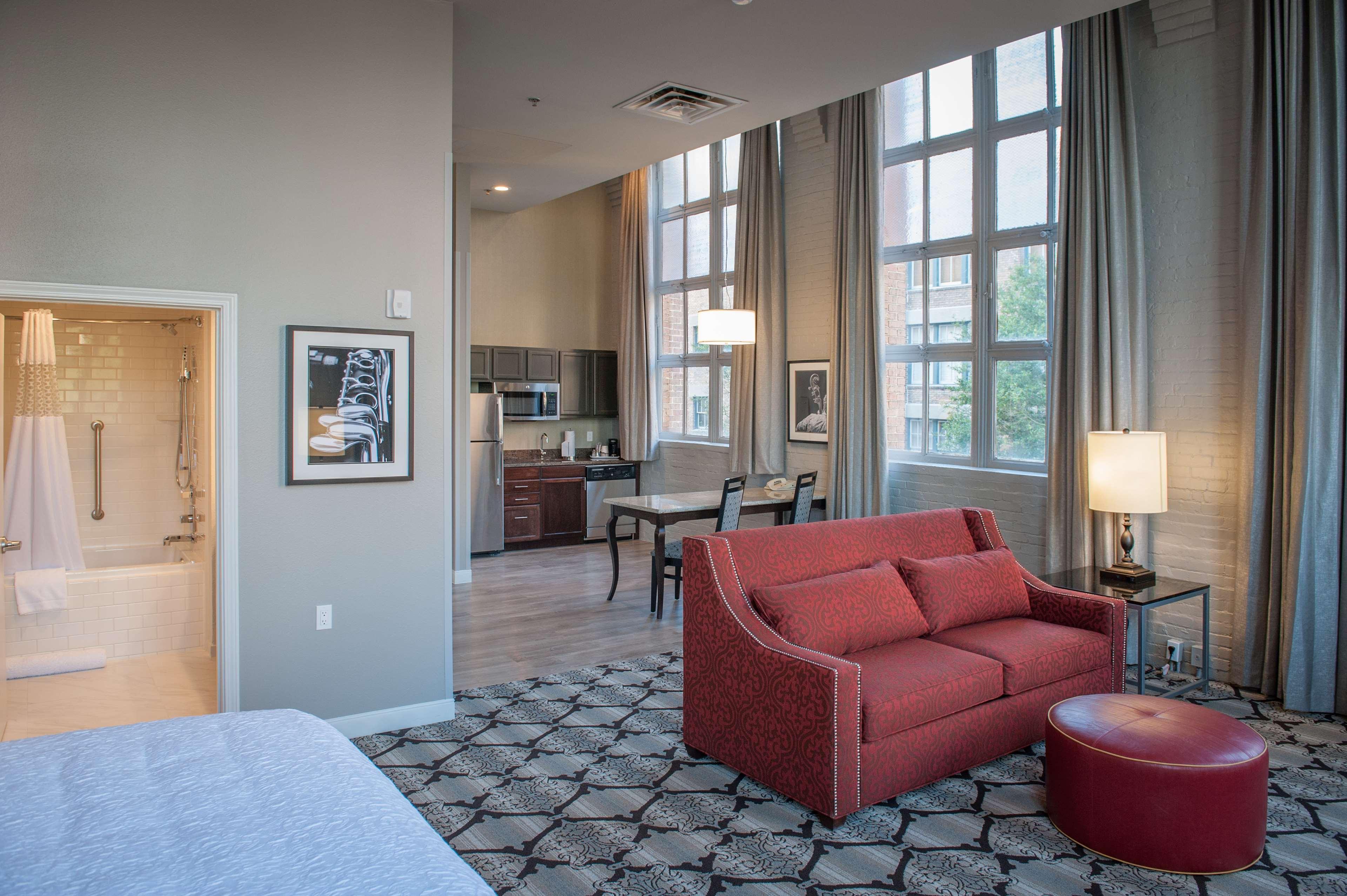 Hampton Inn And Suites New Orleans Convention Center Экстерьер фото