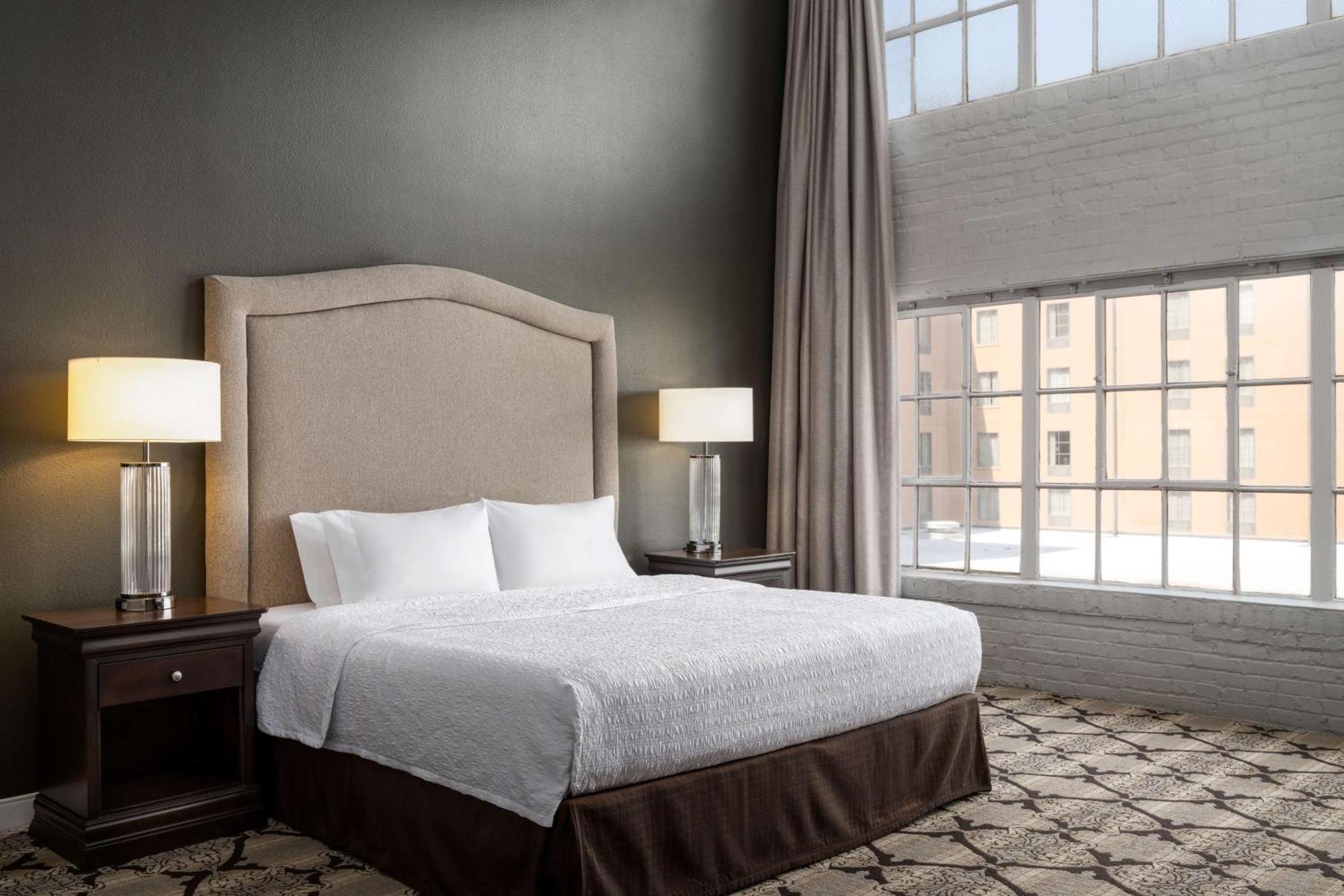 Hampton Inn And Suites New Orleans Convention Center Экстерьер фото